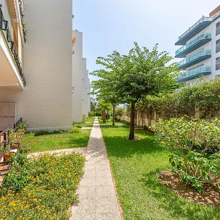 Puerto Marina Vacation 1 Minute From The